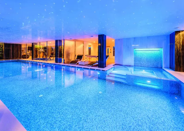 Chalet cu piscină încălzită și Jacuzzi în Cortina d'Ampezzo