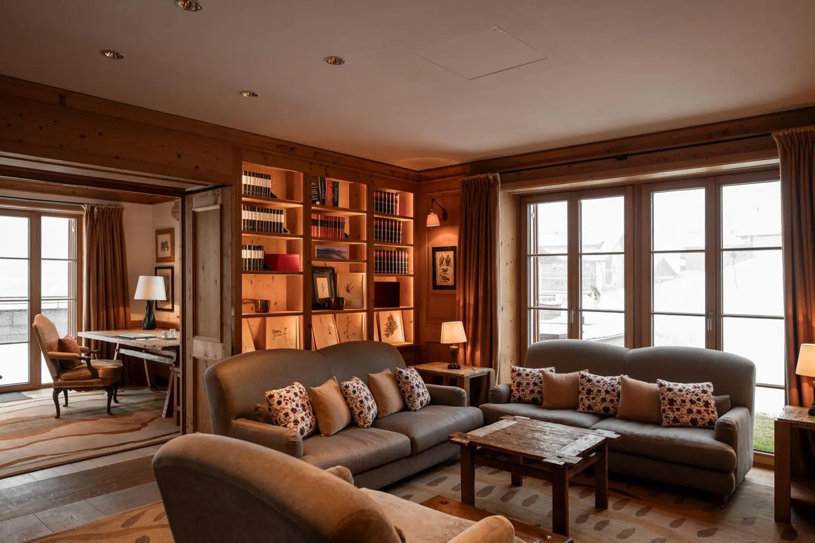 8-Bedroom Chalet with Heated pool, Sleeps 16, fotografia 7