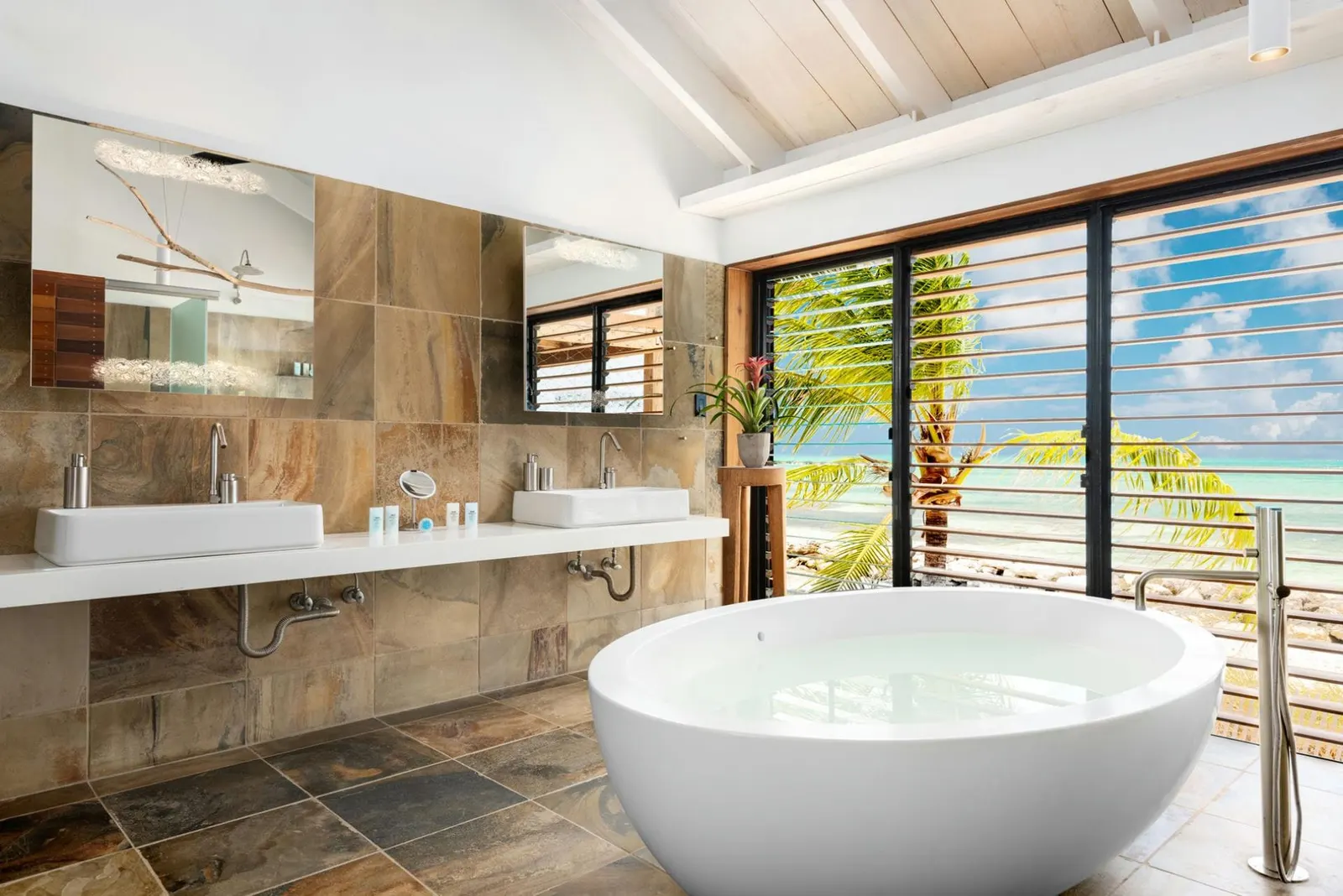 Villa for 16 Guests in Providenciales, photo 23