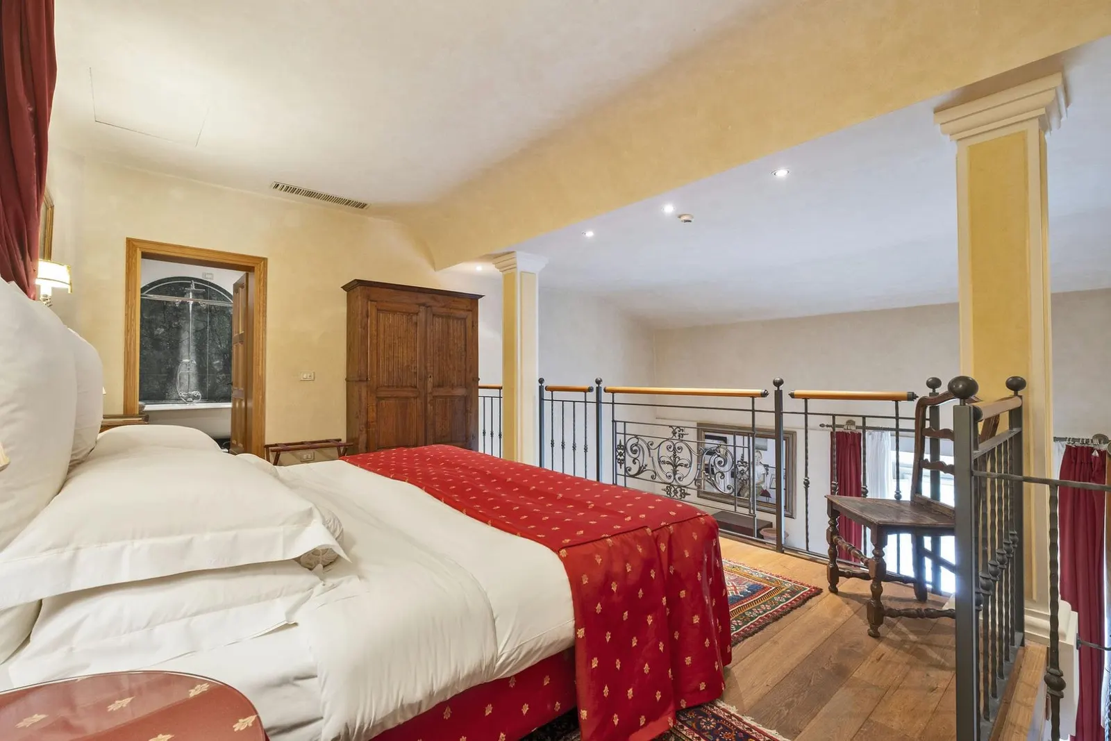 10-Bedroom Villa in the Tuscany, photo 22