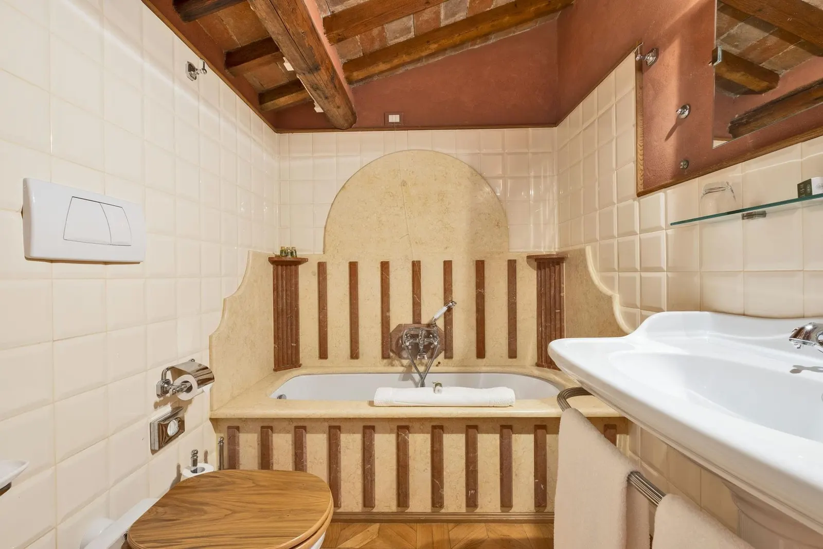 10-Bedroom Villa in the Tuscany, photo 39