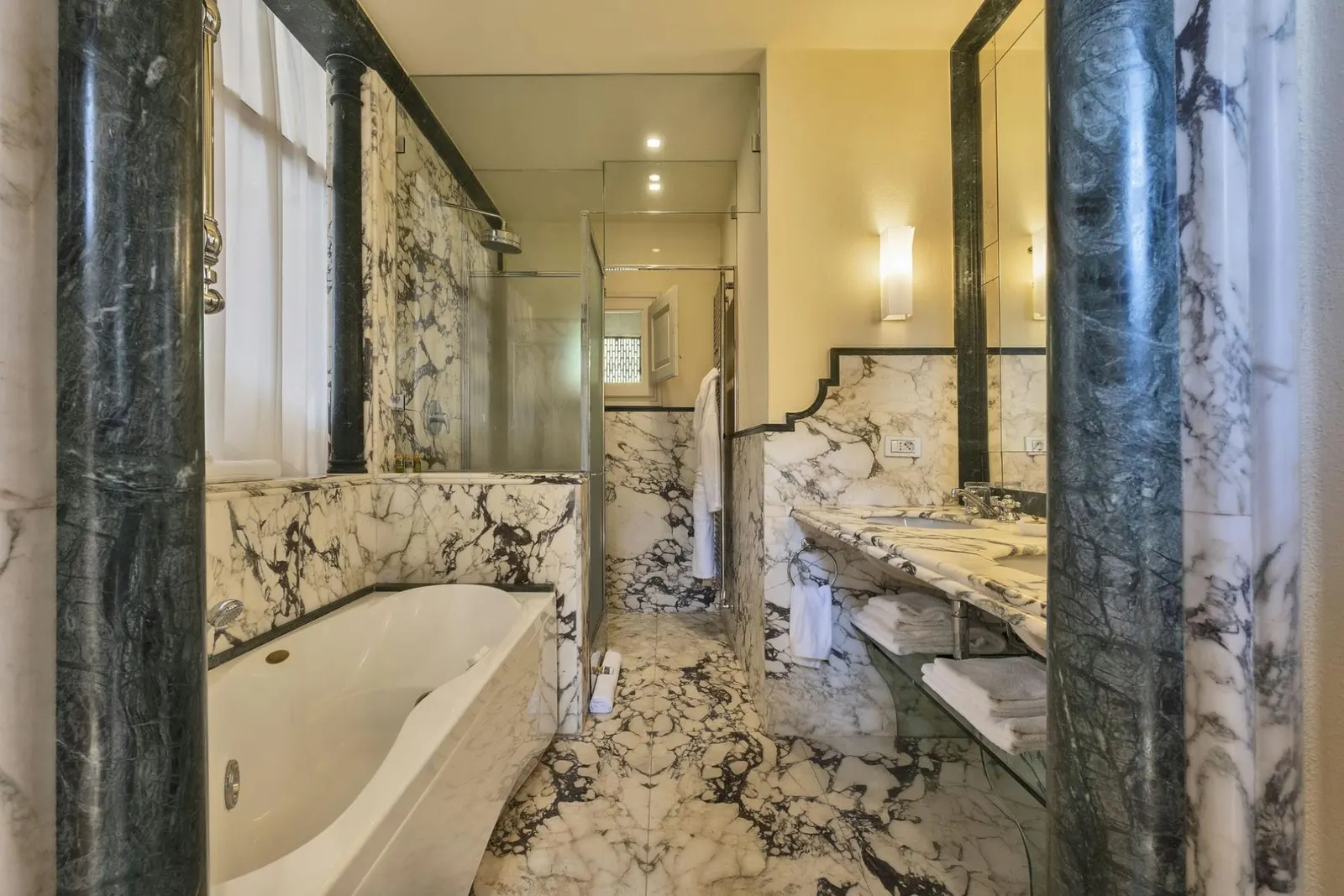 10-Bedroom Villa in the Tuscany, photo 31