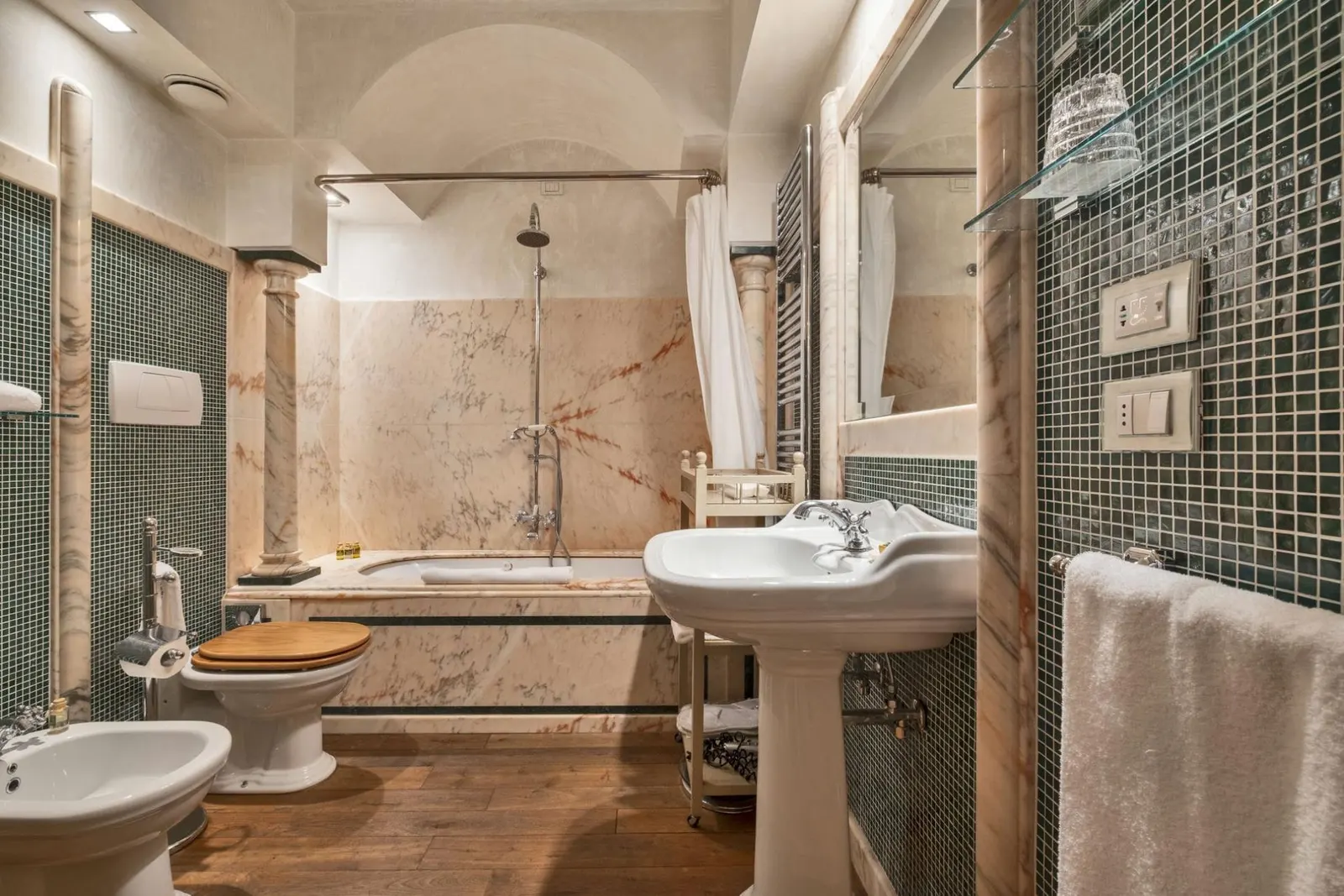 10-Bedroom Villa in the Tuscany, photo 37