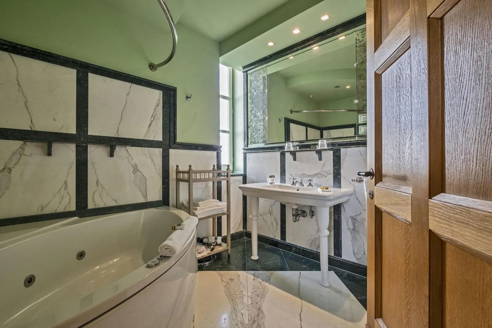 10-Bedroom Villa in the Tuscany, photo 33