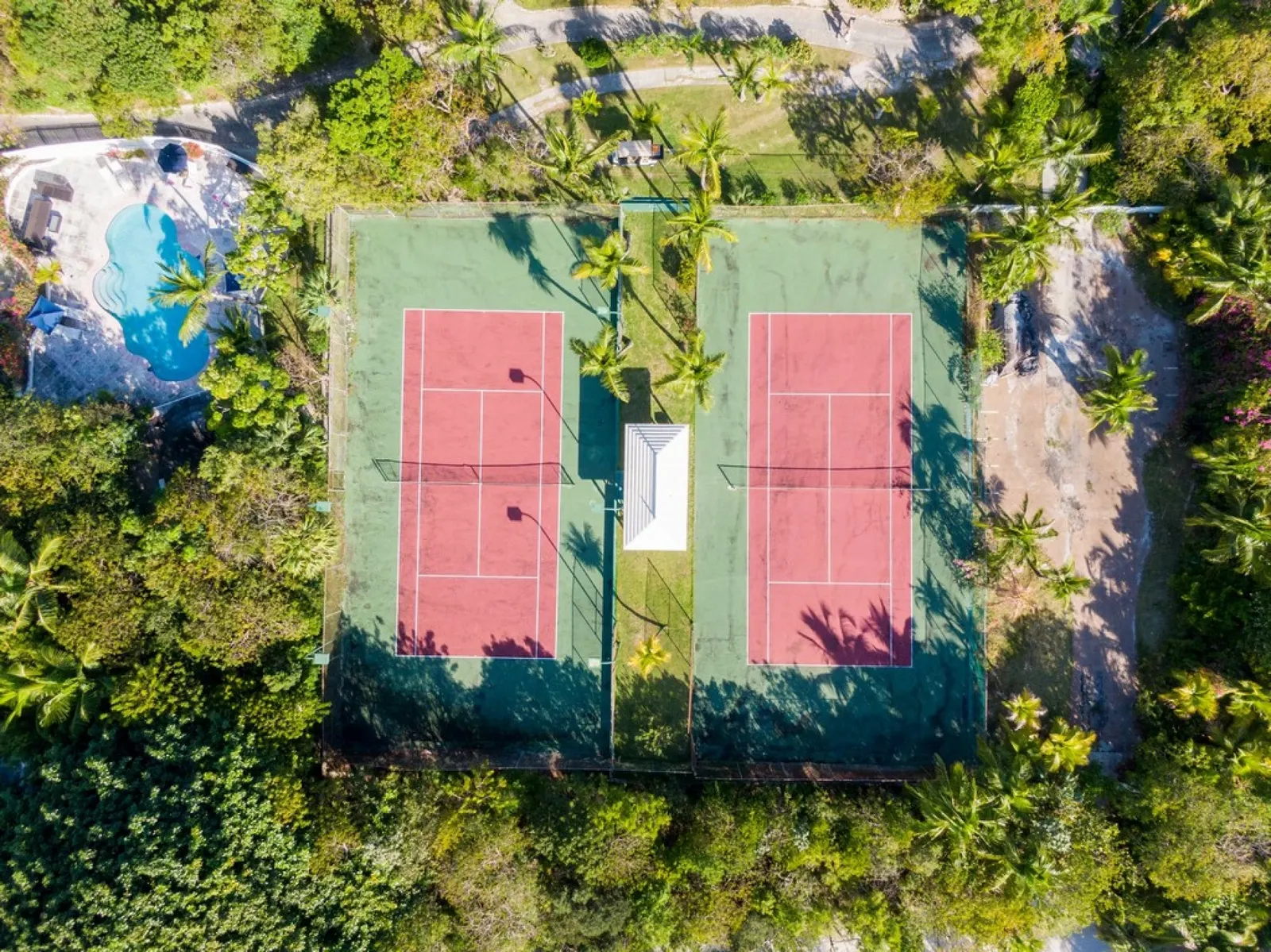 Proprietate cu piscină și vedere la munte în Harbour Island, fotografia 19