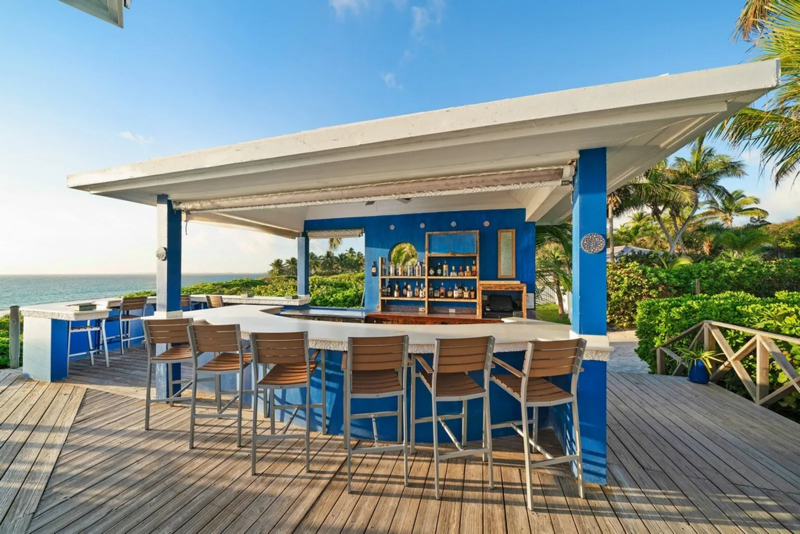 7 nopți la Estate with Swimming pool and Mountain view in Harbour Island, fotografia 12