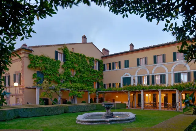 Vilă cu 12 dormitoare și piscină, Pienza, Toscana