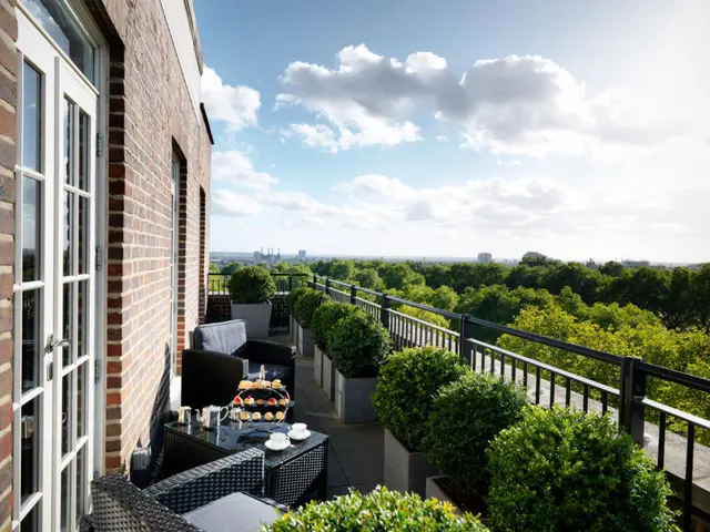 4-Bedroom Apartment in City of Westminster