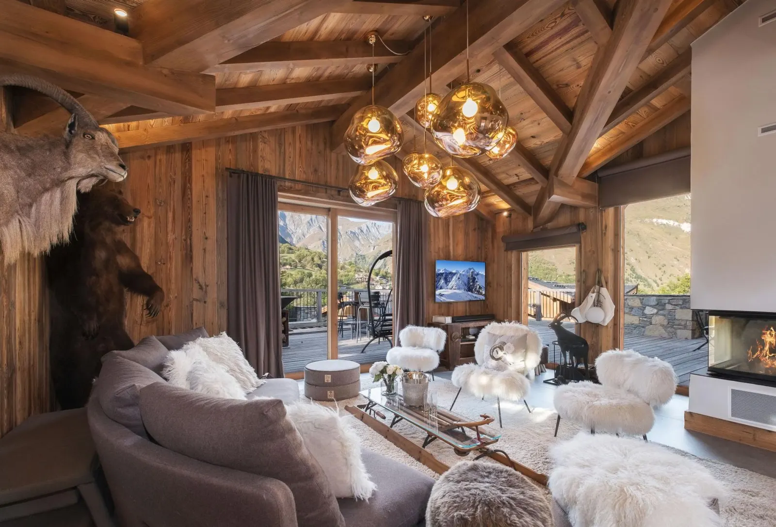 Chalet cu 6 dormitoare și jacuzzi, pentru 14 persoane, fotografia 3