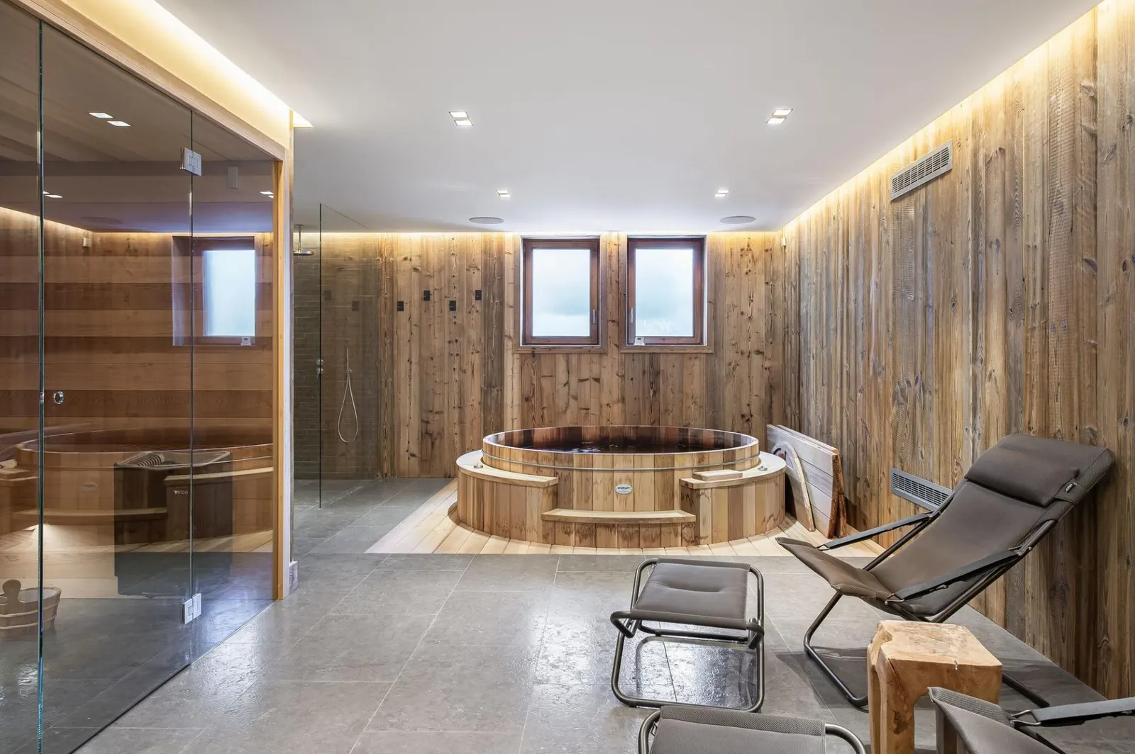 Chalet cu 6 dormitoare și jacuzzi, pentru 14 persoane, fotografia 12