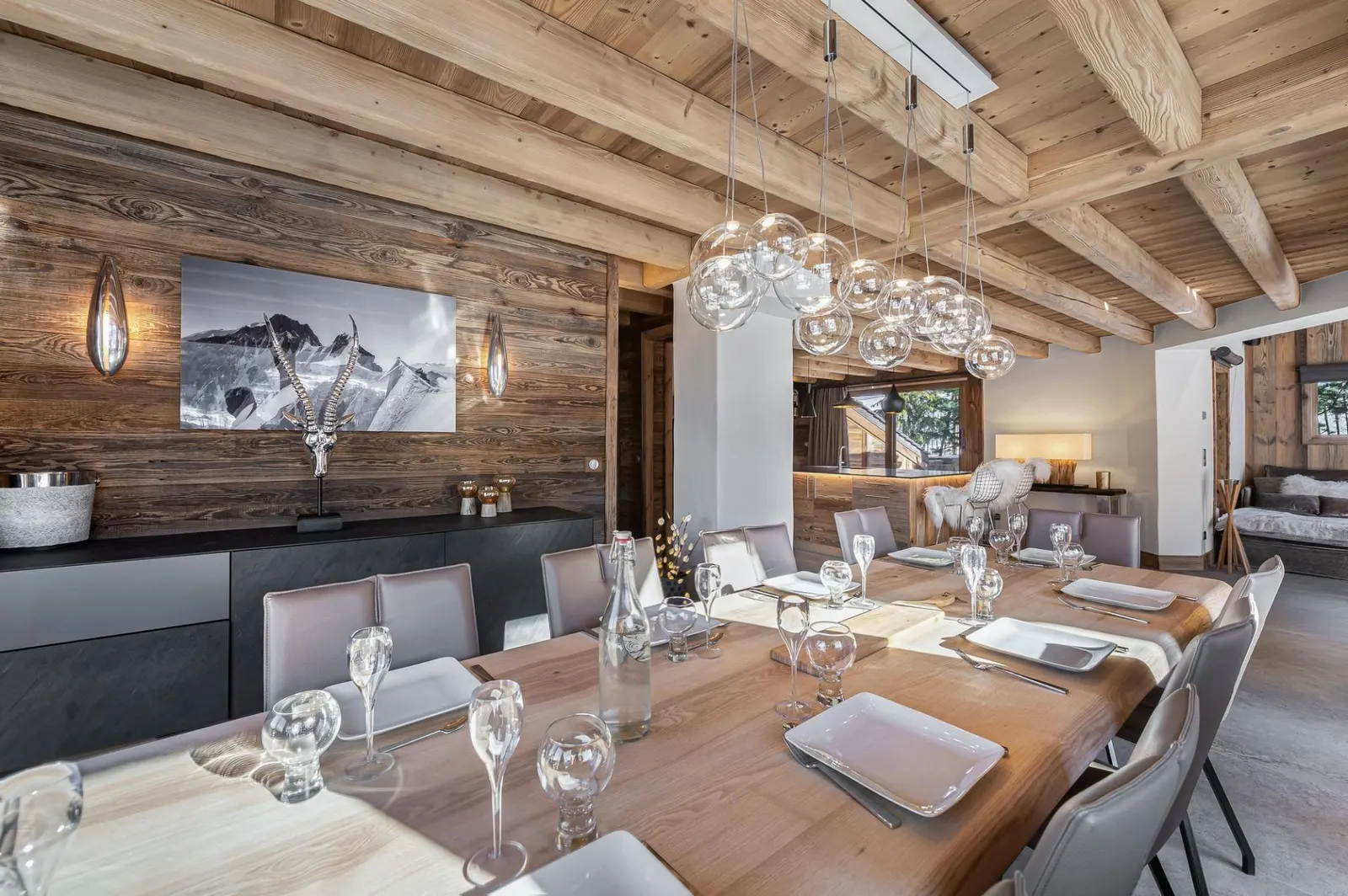 Chalet cu 6 dormitoare și jacuzzi, pentru 14 persoane, fotografia 5