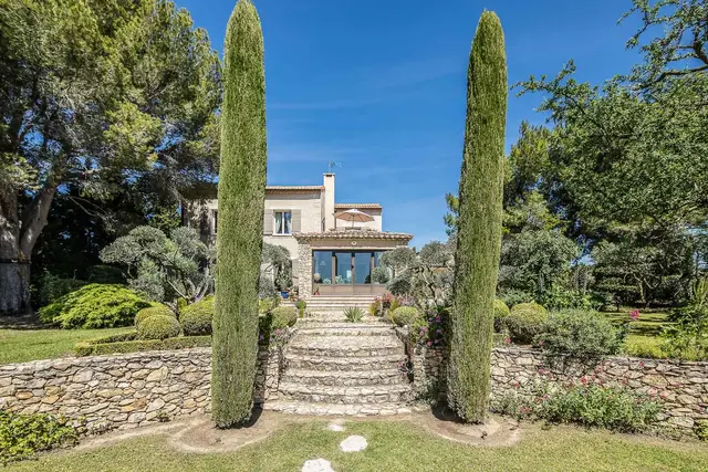 7 nopți la 5-Bedroom Villa with Heated pool, Fontvieille, Provence-Alpes-Côte d'Azur, fotografia 8