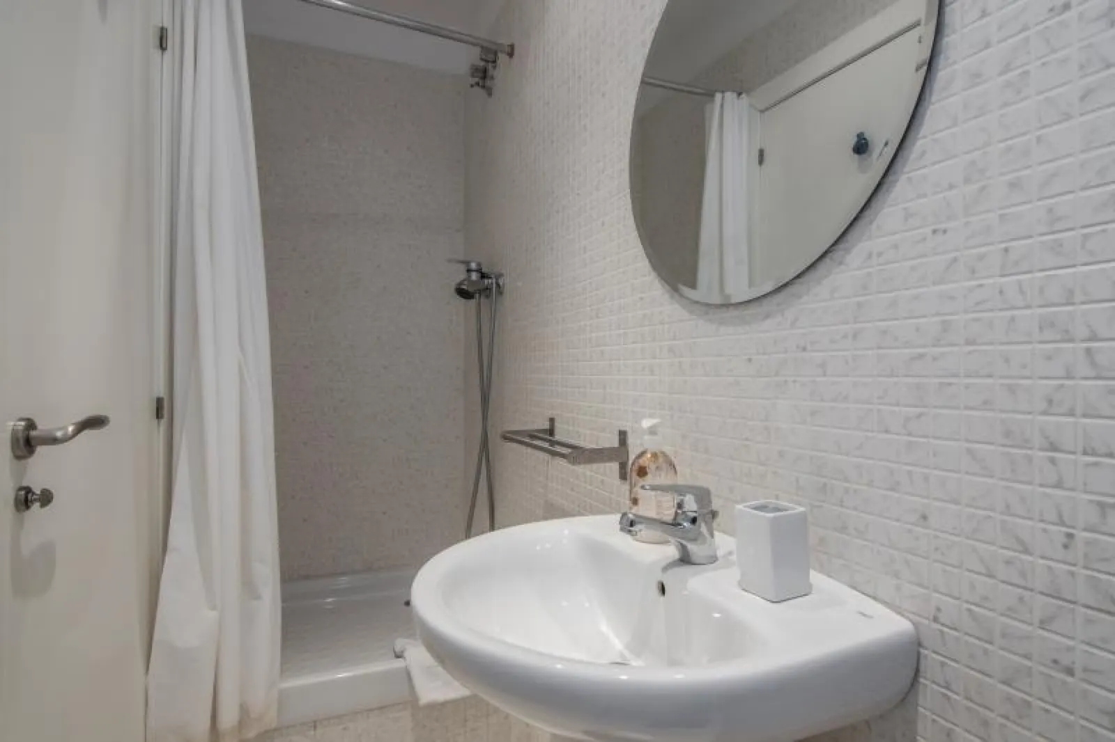 3-Bed Villa with Spa, Barcelona, fotografia 14