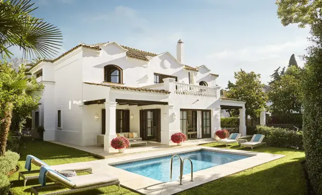 Vilă cu 4 dormitoare și piscină încălzită, Marbella