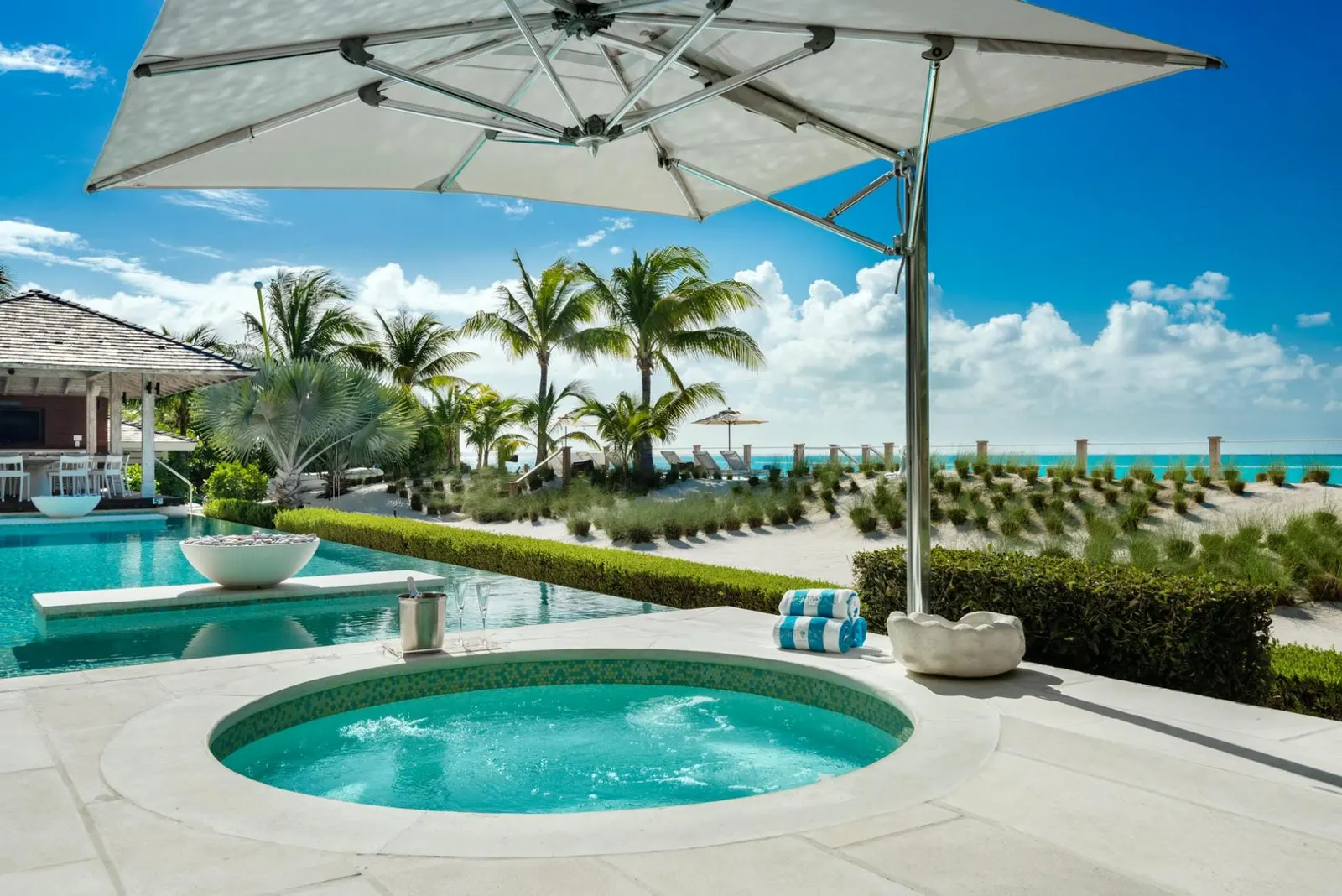 Vilă cu 8 dormitoare și piscină încălzită, Providenciales, fotografia 3
