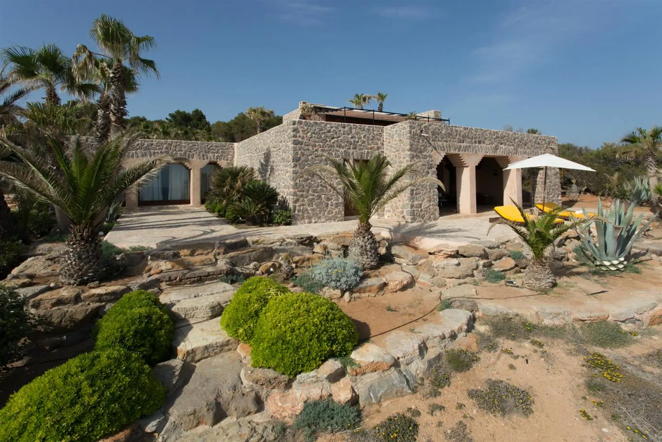 Villa with Swimming pool and Jacuzzi in Urbanització Porroig, photo 2