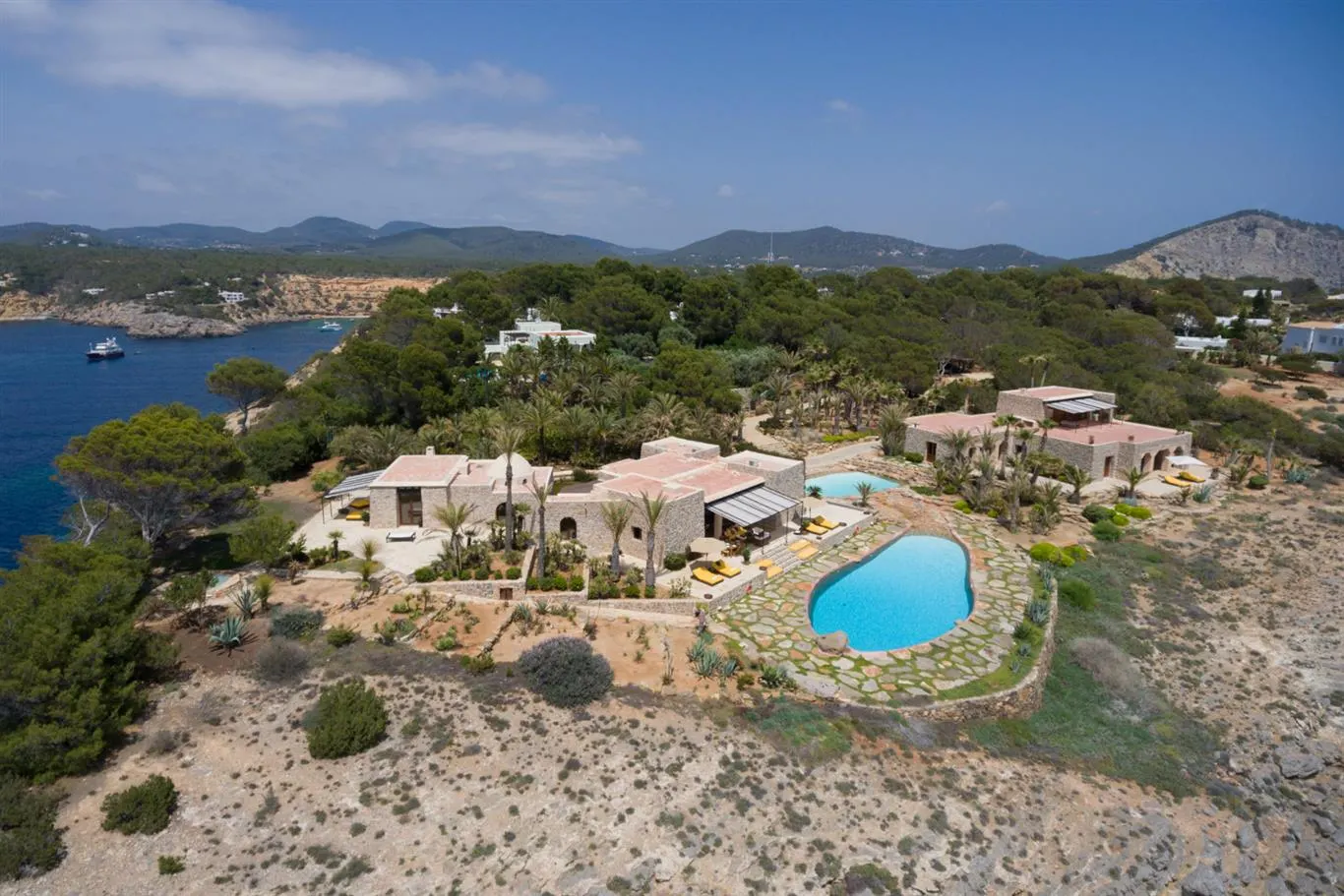 Villa with Swimming pool and Jacuzzi in Urbanització Porroig, photo 20