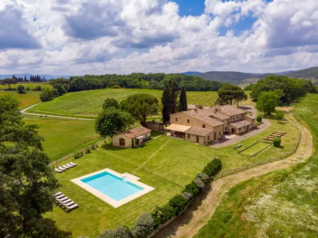 7 nopți la 9-Bedroom Villa Sleeping 18, Bibbiano