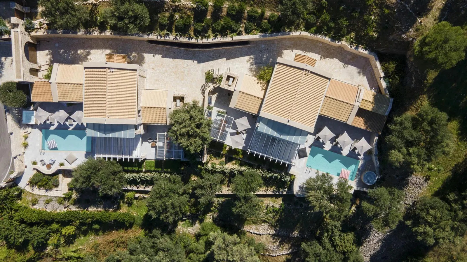 8-Bedroom Estate with Swimming pool, Sleeps 16, photo 38