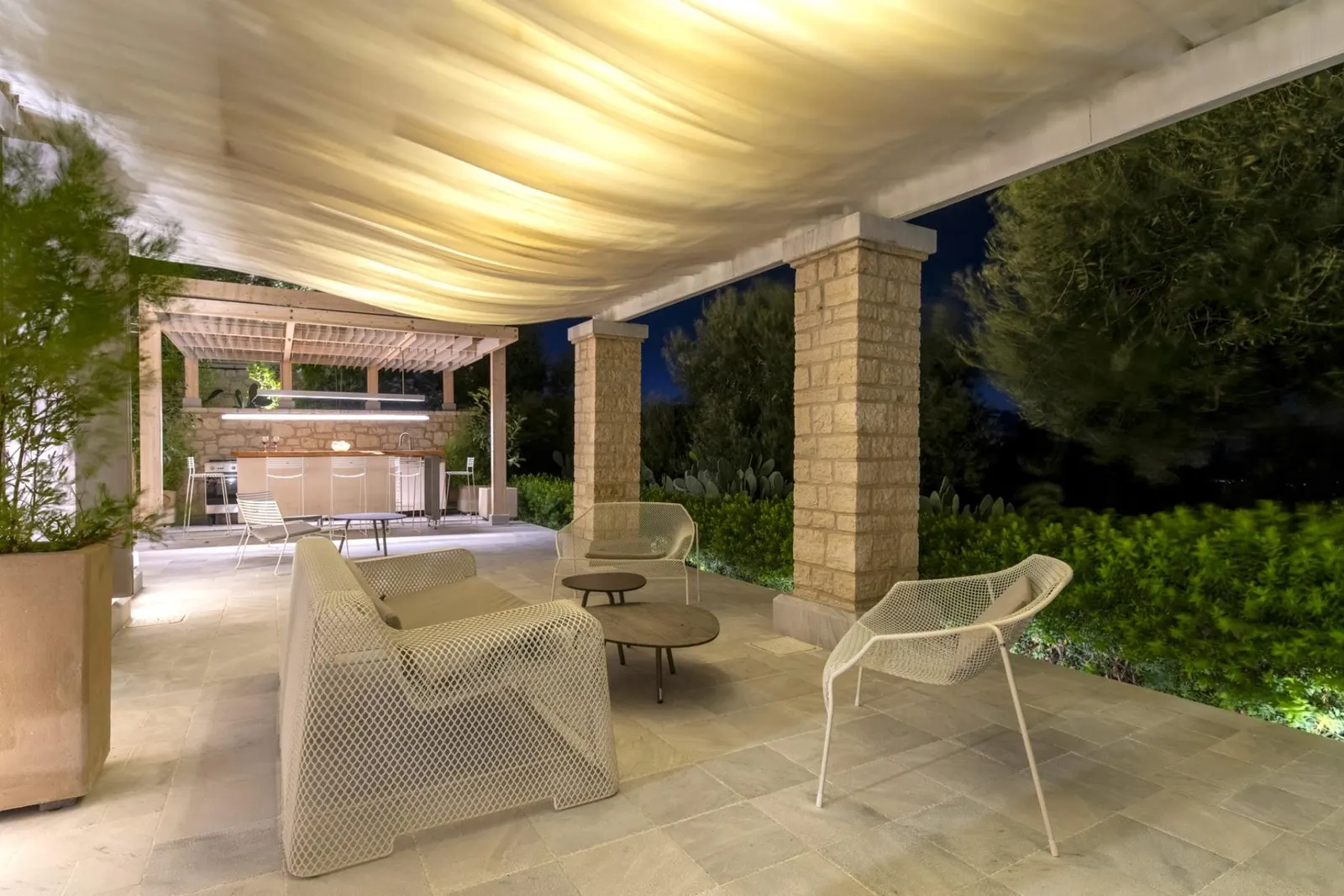 8-Bedroom Estate with Swimming pool, Sleeps 16, photo 7