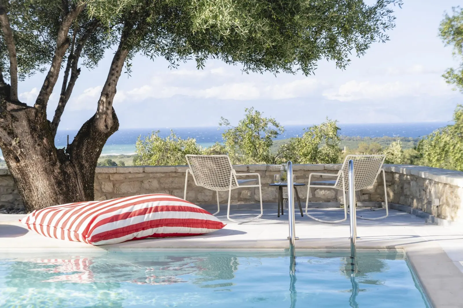 8-Bedroom Estate with Swimming pool, Sleeps 16, photo 11