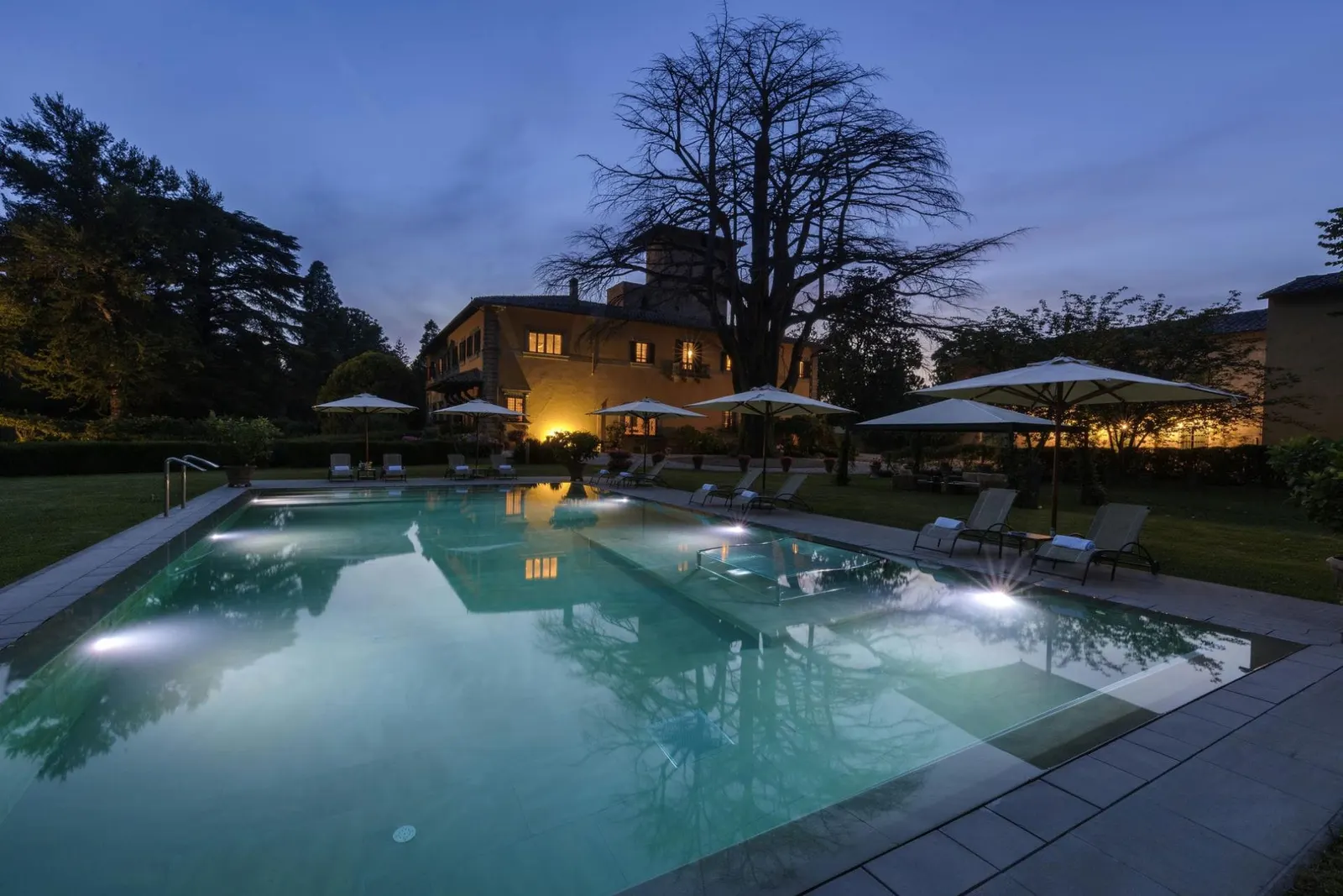 Vilă cu piscină încălzită și jacuzzi în Borgo San Lorenzo, fotografia 3