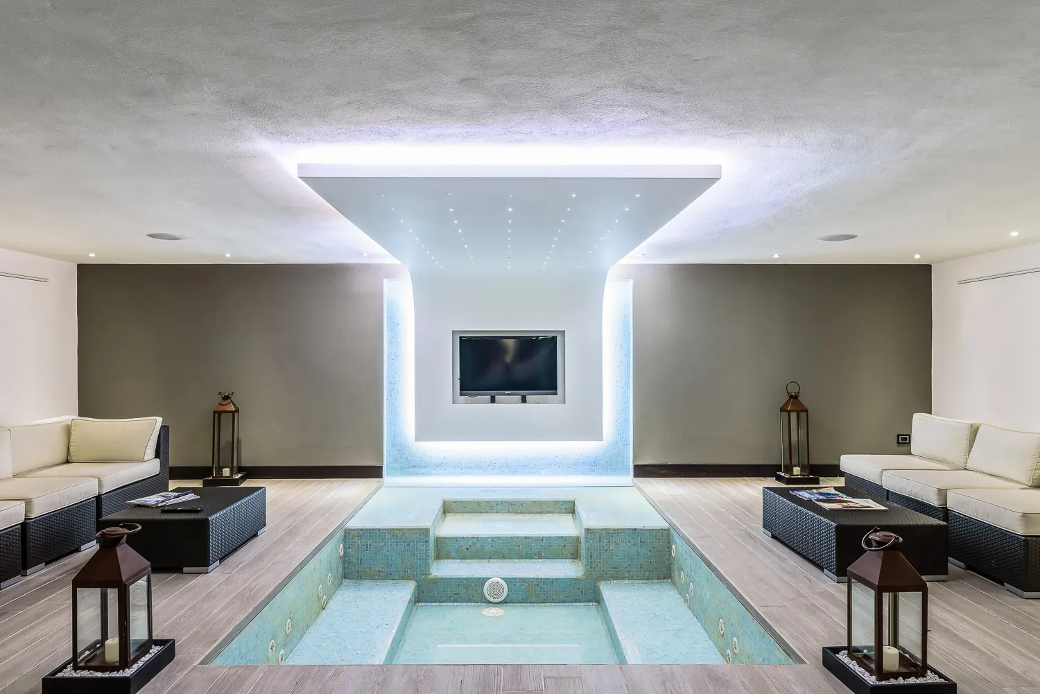 Villa with Swimming pool and Jacuzzi in Forte dei Marmi, photo 44