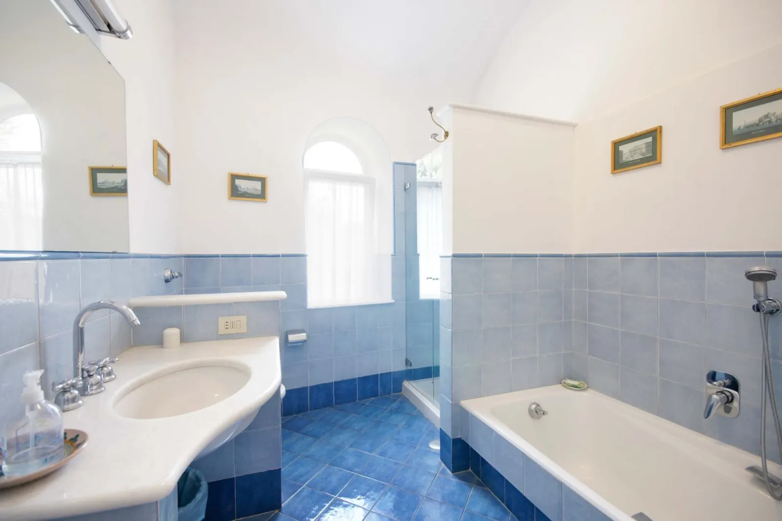 Vilă cu 5 dormitoare pentru 10 persoane, Capri, fotografia 17